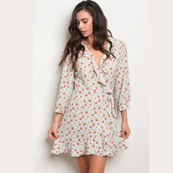 🎉Host Pick 11/19/19 🌟Wrap Dress🌟 - Picture 2 of 3